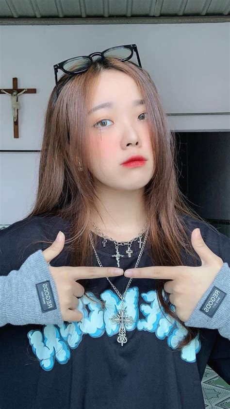 Ng M V P Ng T Ng O C A C N Ng Hot Tiktoker Thuxbao B O Tri Th C V Cu C S Ng Tin T C Ph