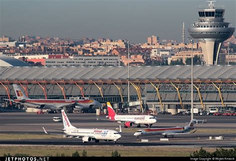 Lemd Airport Ramp Wojtek Kmiecik Jetphotos