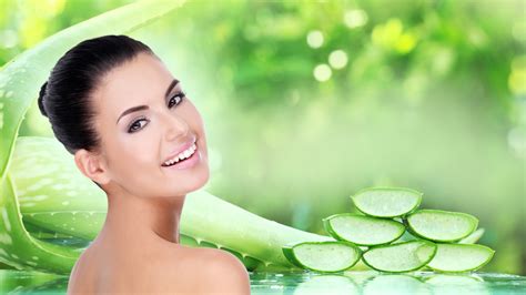 9 Ways To Use Aloe Vera For Pimples