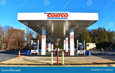 Costco Gasoline Gas Station Editorial Stock Image - Image of members ...