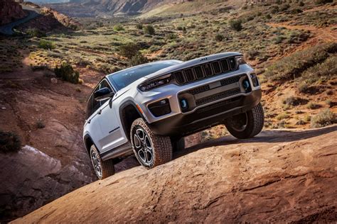 4xe Plug-In Hybrid Only: Jeep Makes Bold Shift for 2023 Grand Cherokee ...