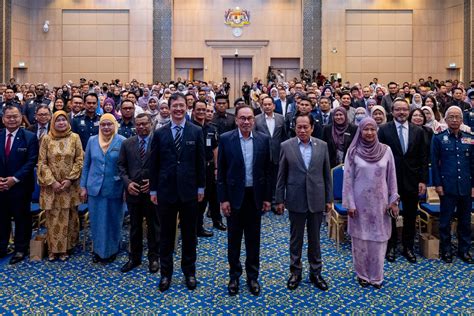 BERNAMA On Twitter RT Anwaribrahim Pagi Ini Sebelum Ke Parlimen