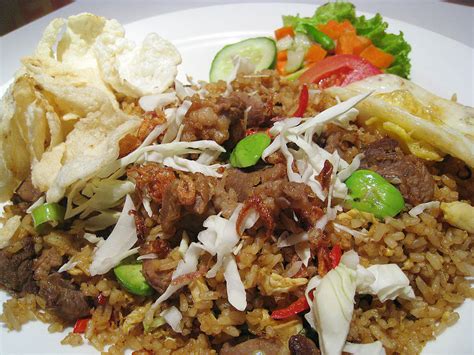 sepiring nasi goreng  arti pertemanan rivpo
