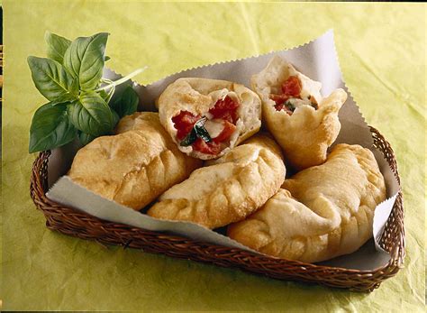 Ricetta Panzerotti Al Pomodoro E Mozzarella Donna Moderna