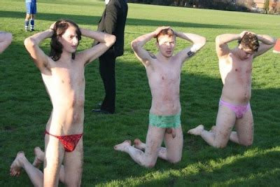 Etre Nu Partout 2 Bizutage Naked