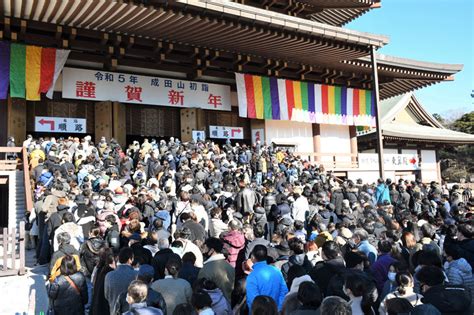 【動画あり】新年の期待込め手合わせ 成田山新勝寺 初詣に長蛇の列 参道もにぎわい戻る 千葉日報オンライン