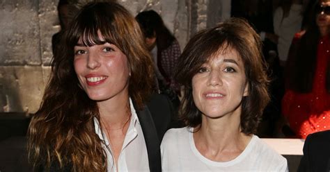 Tu Nous Manques Charlotte Gainsbourg Et Lou Doillon En Deuil Leur