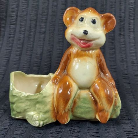 Accents Shawnee American Bisque Pottery Anthropomorphic Happy Bear