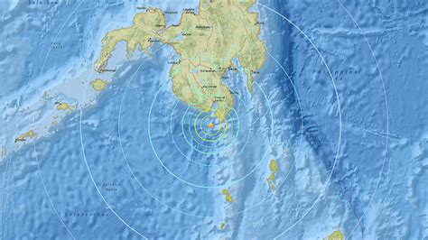 6.8 quake off Philippines triggers tsunami warning — RT News