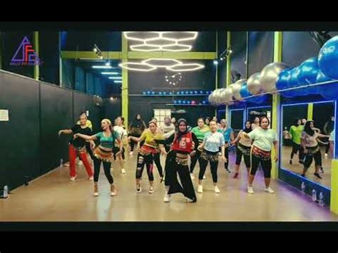 Wala Ala Balo Amr Diab BellyFitdance Friends NNgym By Dsy YouTube