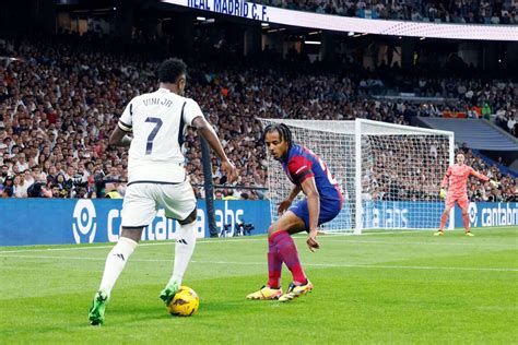 Vinicius Une star du Barça crie au secours avant le Clásico Je ne