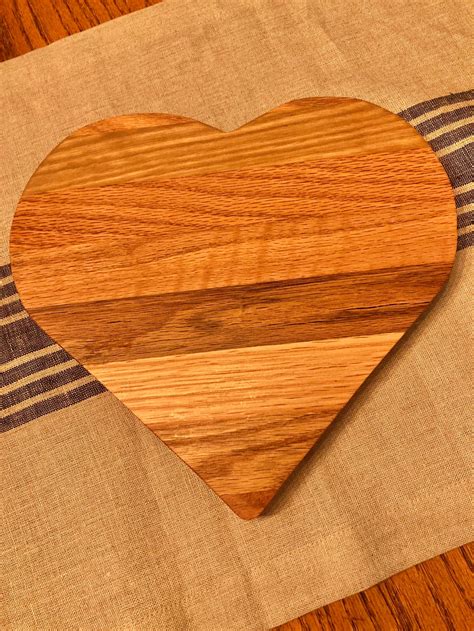 8 Heart Shaped Cutting Board Wedding Favors Guests Will Cherish