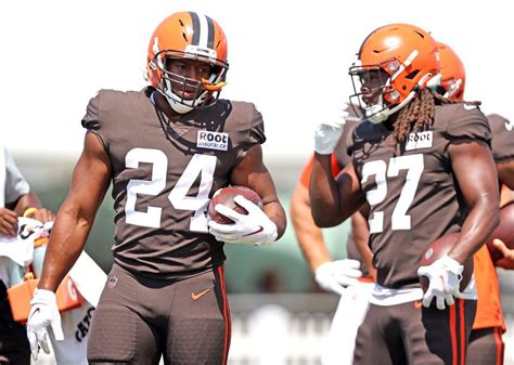 Nick Chubb And Kareem Hunt Own The Fourth Quarter For The Browns