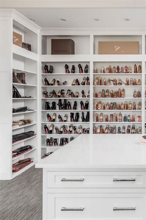 62 Luxury Walk In Closet Organized Look Elegant Closets Luxury