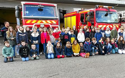 Les Jeunes Dessinateurs Du Calendrier Des Pompiers Accueillis La