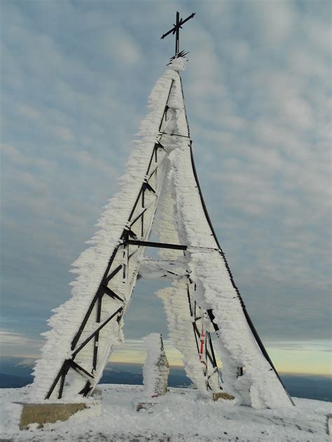 La Cruz De Gorbea Nevada La Cruz De Gorbea Nevada La Tarde Flickr