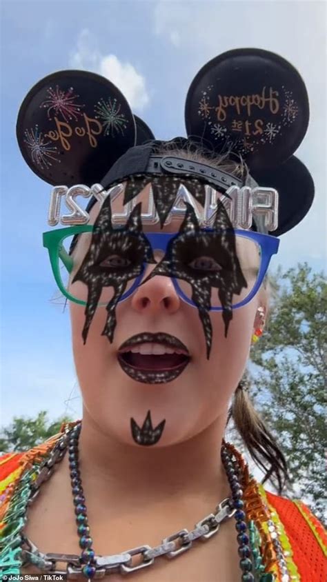 Jojo Siwa Goes Wild Karma Singer Accused Of Getting Drunk At Disney