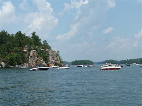 Southern Comfort Chimney Rock Lake Martin