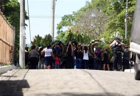 El Salvador Da El Ltimo Adi S A Migrante Salvadore O Y Su Hija