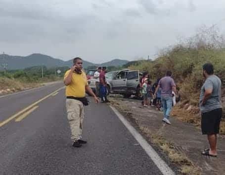 Percance Vial Sobre La Carretera M Xico En Escuinapa Deja Cuatro