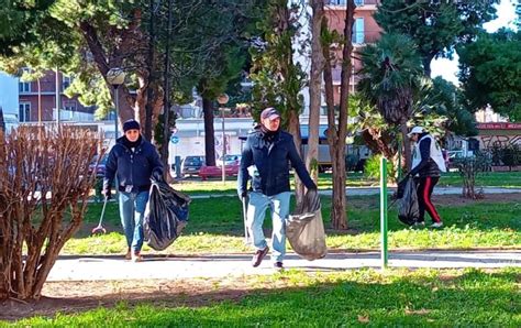 Foggia i volontari de La Via della Felicità tornano in azione per