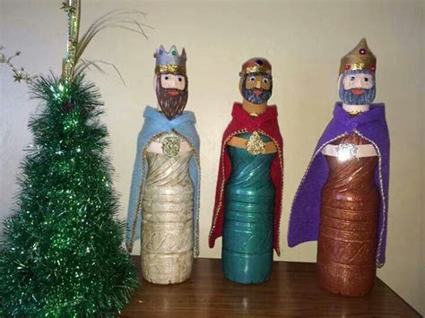 Reyes magos Pesebre con material reciclable Actividades navideñas