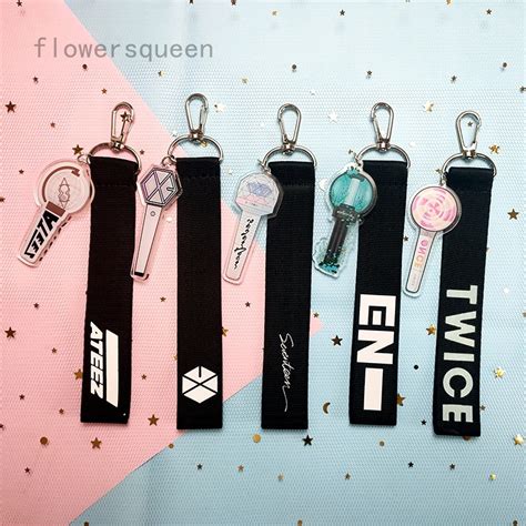 Flowersqueen ENHYPEN EXO ATEEZ TWICE SEVENTEEN Name Keychain With