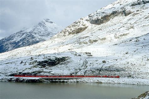 Rhb Bernina Express A Von Chur Nach Tirano Am Am Lago