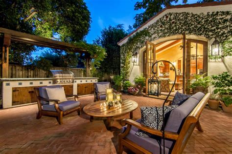 18 Charming Mediterranean Patio Designs To Make Your Backyard Sparkle