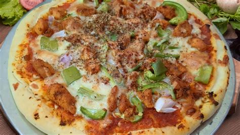 Chicken Pizza Recipe Homemade Chicken Pizza Pizza Simple Pizza Recipe Spicy Cooking