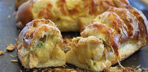 10 Cheesy, crispy braai bread recipes that will make you fall in love ...