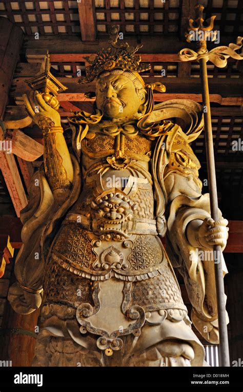 Temple guardian statue at Todai-ji temple in Nara, Japan Stock Photo ...