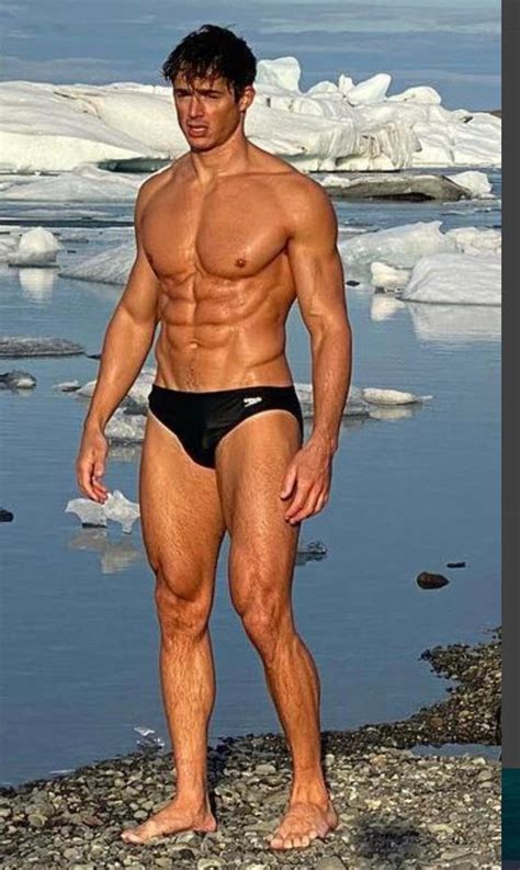 Pietro Boselli In Slip Di Pacco Le Due Nuove Foto Hot Bitchyx