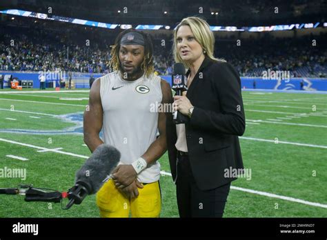 Stacey Dales Nfl Network Reporter Talks With Green Bay Packers Running Back Aaron Jones After