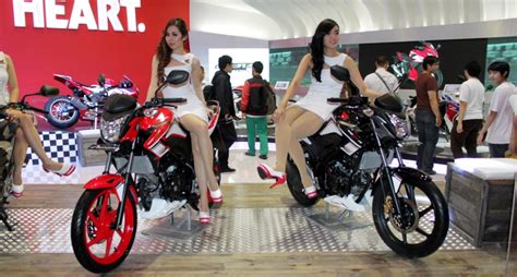 Honda Luncurkan Cb R Street Fire Special Edition Dan Scoopy Fi Biru