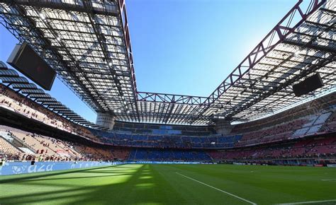 Sgarbi San Siro è la storia di Milano dell Inter e del Milan