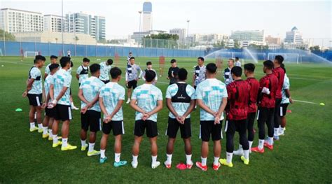 Timnas Indonesia U 23 Fokus Latihan Fisik Dan Kekompakan Di Dubai Pos