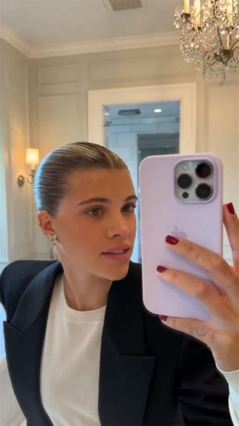 Sofia Richie Hairstyle Tutorial Hair Style Idea Sleek Bun Sleek Bun Tutorial Hairstyles