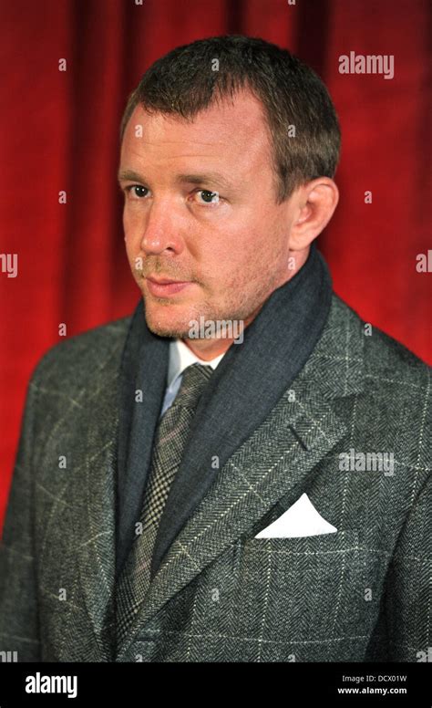 Guy ritchie sherlock holmes hi-res stock photography and images - Alamy