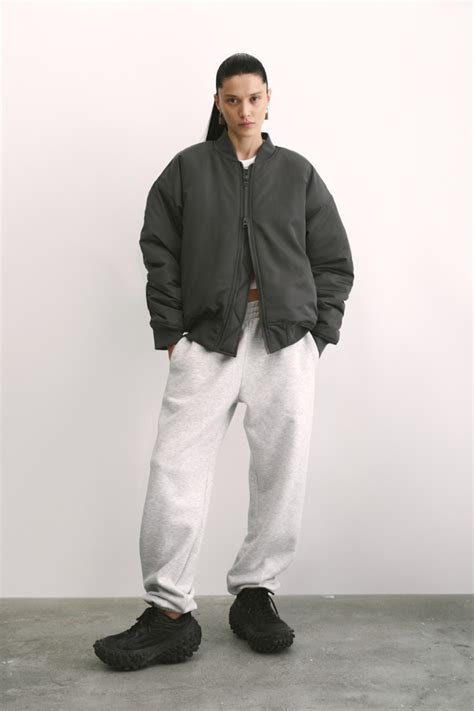 Купить БОМБЕР BASIC BLACK за 11990₽ в интернет-магазине BNPRT
