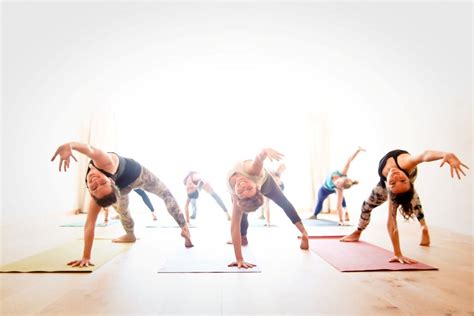 Restorative Yoga Sound Healing In Studio à Yoga Shakti Irvine