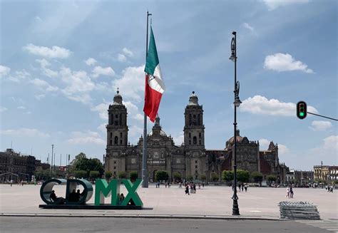 Retiran Vallas Metálicas Del Zócalo De La Cdmx Almomento Noticias Información Nacional E