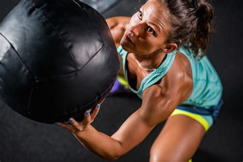 Ejercicios De Crossfit Que Puedes Hacer En El Sal N De Tu Casa Y Sin