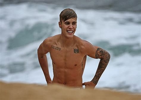 Justin Bieber Sin Camisa En Las Playas De Hawaii ~ Hollywood Style