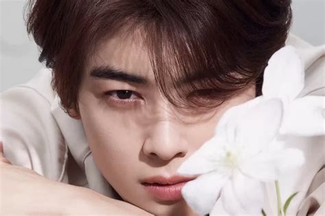 Berikan Tatapan Tajam Cha Eun Woo ASTRO Sukses Buat Netizen Meleleh Di