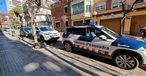 Operatiu Policial Per Identificar Persones De Cinc Immobles Ocupats De