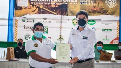 Vraem Devida entrega 115 toneladas de guano de islas a organización