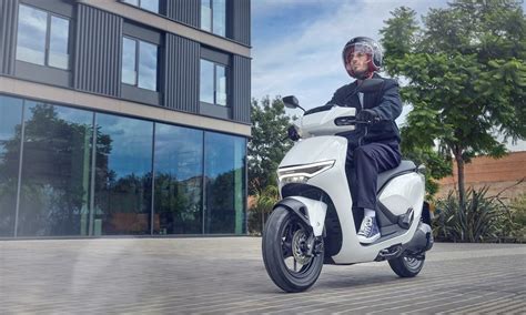 The Honda CUV E Electric Scooter Kicks It Up A Notch Adventure Rider