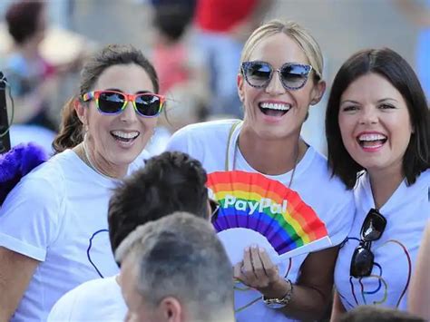 Fotos Todos Los Famosos Que Participaron En El Desfile Del Orgullo Gay Mujerhoy