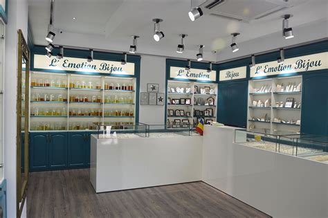 Magazin Bijou Paris Franta Ianson Mobilier Si Solutii Pentru Farmacii